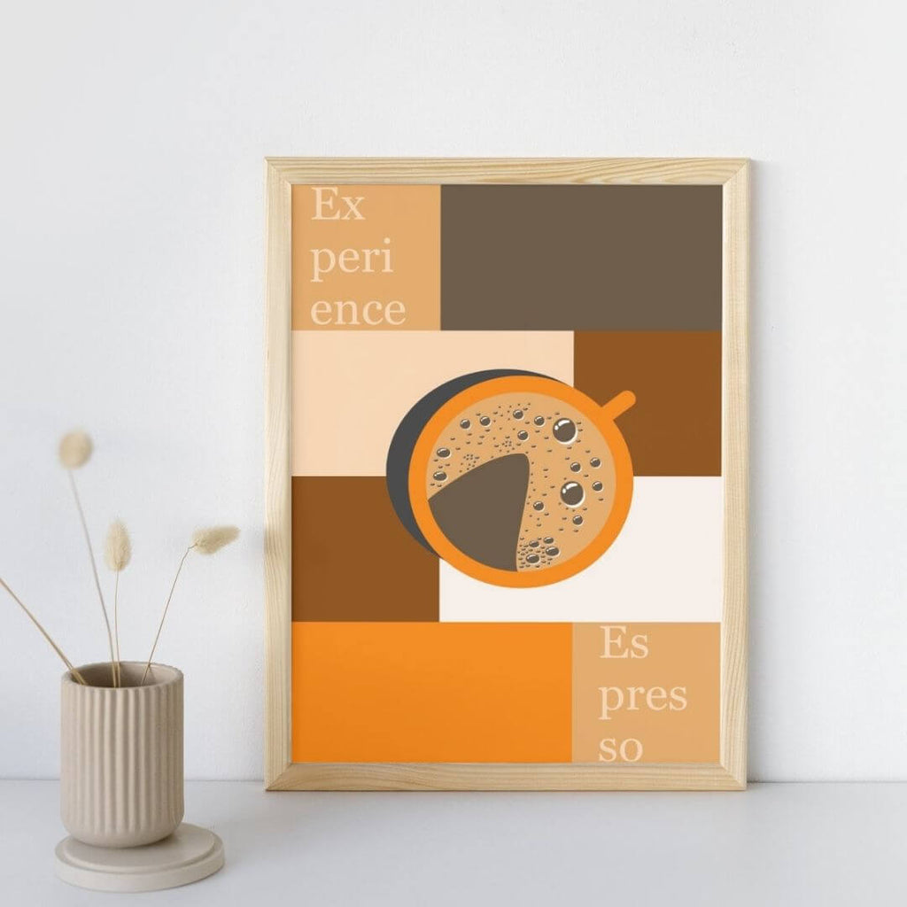 Plakater hængende på vægge.