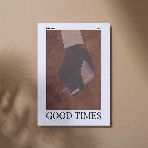 Plakater hængende på vægge.