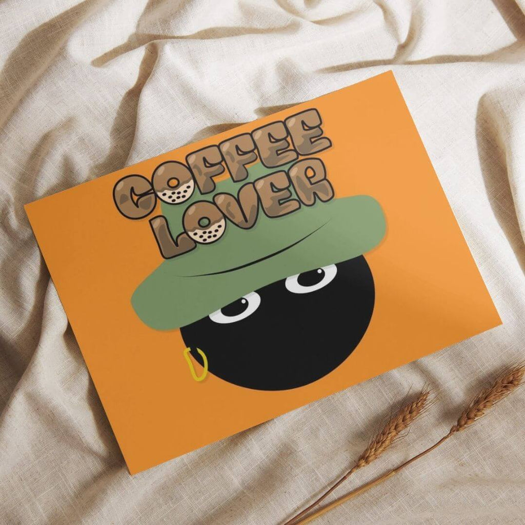 Plakater hængende på vægge.