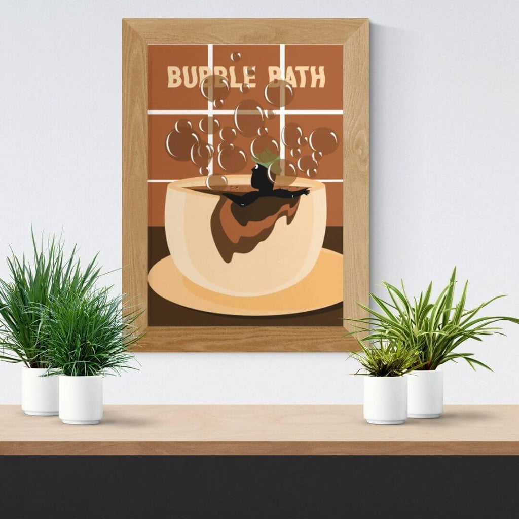 Plakater hængende på vægge.